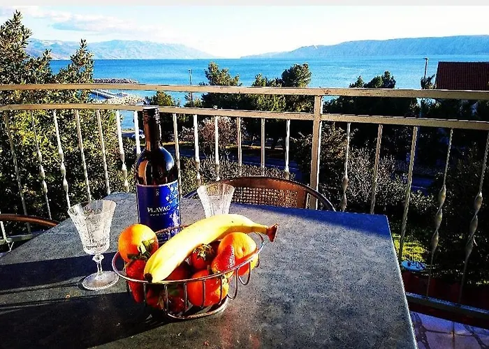 Ema Alojamento de Acomodação e Pequeno-almoço Novi Vinodolski