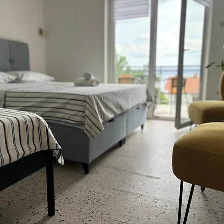 Ema 3* Novi Vinodolski