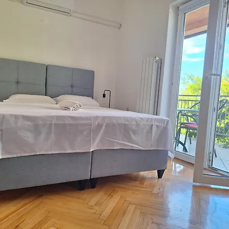 Bed & Breakfast Ema 4*