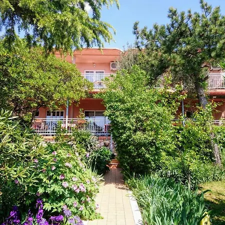 Bed & Breakfast Ema 4*