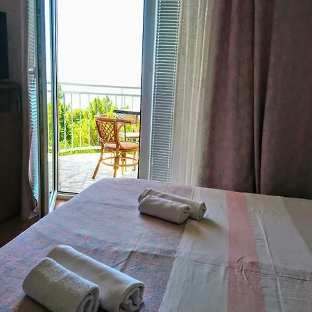 Ema Bed and breakfast 3*