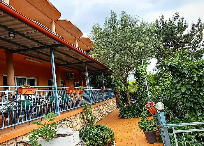 Ema 3* ノヴィ・ヴィノドロスキー