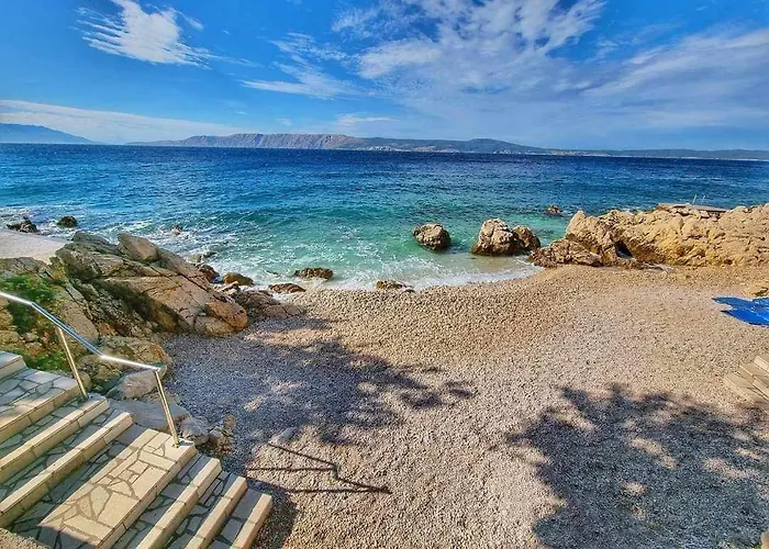 Ema ベッド・アンド・ブレックファスト